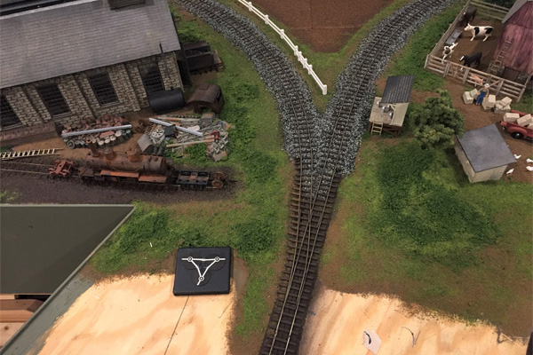 A wye control on Pete Vollmer's layout built with three D-IntuiSwitch™ controls.